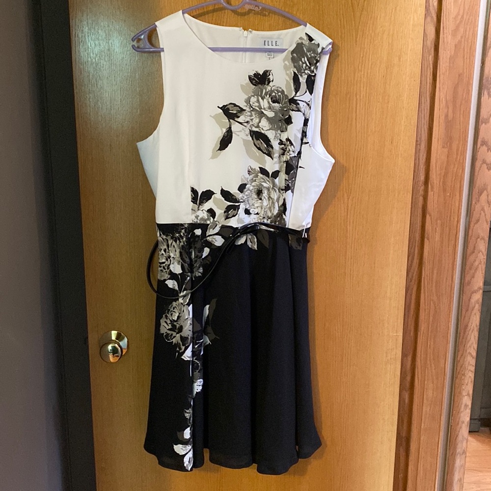 Elle Black/White Floral Dress